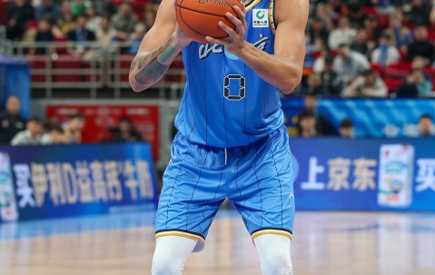 九游体育-6投0中&amp;走步违例！郭艾伦打趣：今晚是属于麦基之夜 悲伤之夜